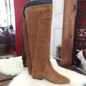 Tall Leather boots with fringes